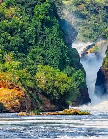 kaleshsafariandtouruganda.com