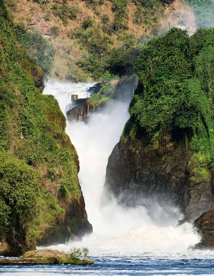 kaleshsafariandtouruganda.com